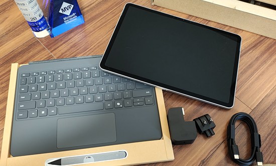 Surface MVPとして、アメリカMicrosoftから4台目のSurfaceが届く